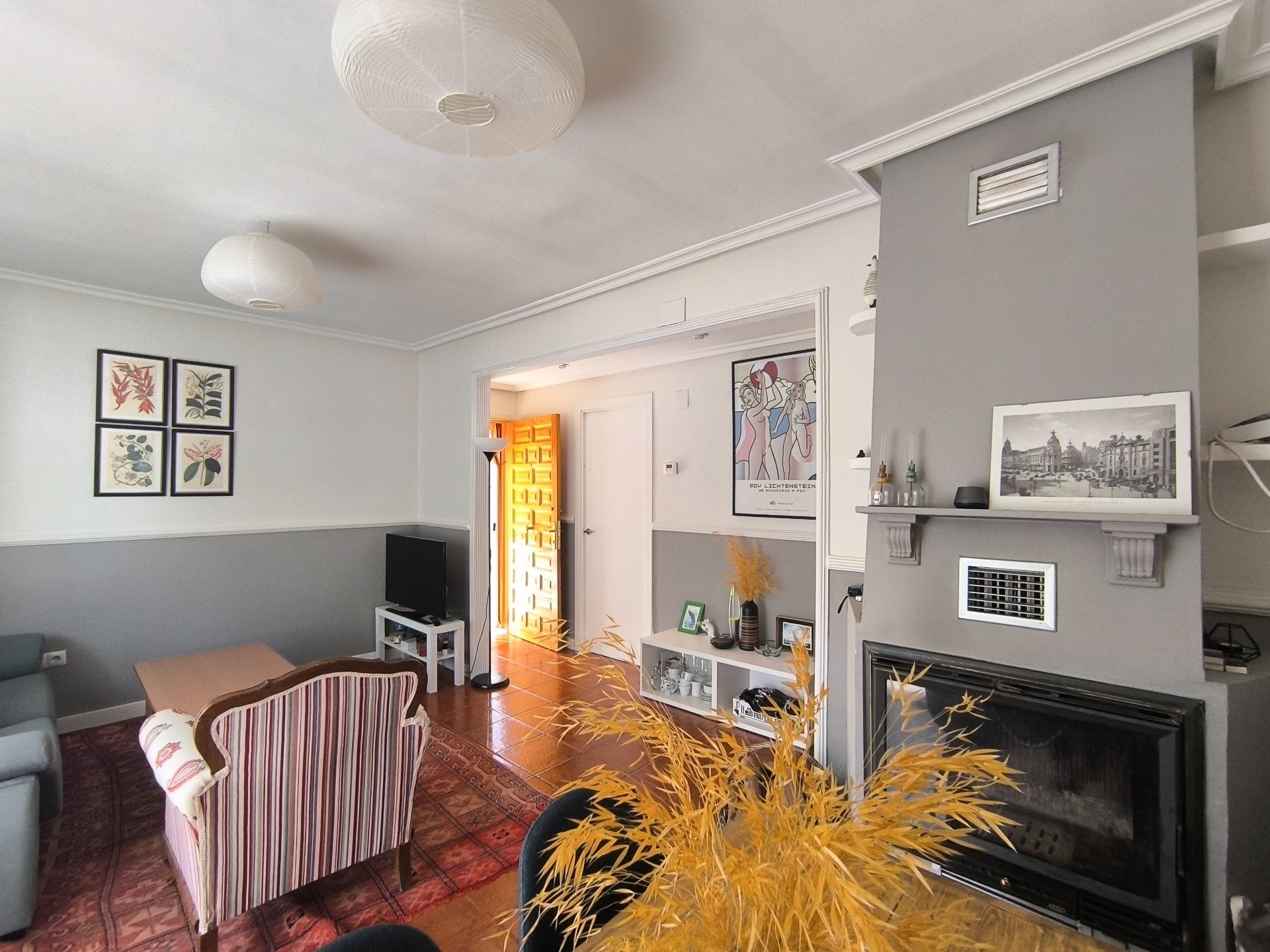 VIVIENDA EN PLANTA CON PATIO- URB. CON PISCINAS Y PISTA DE TENIS - PRECIO DE VENTA 194.000€