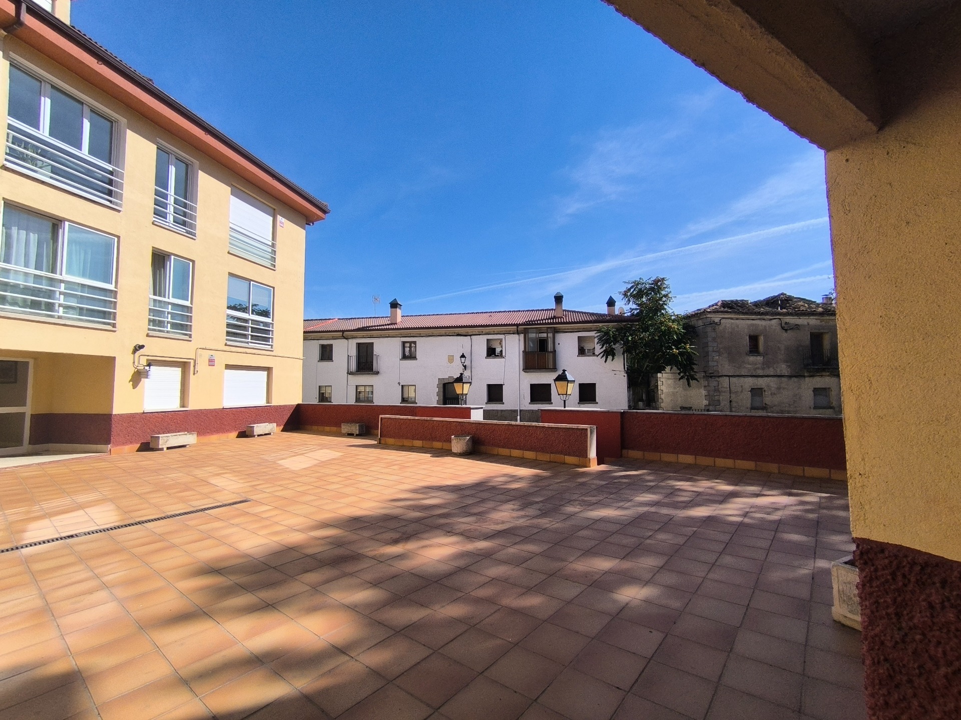 PISO CON ASCENSOR Y PLAZA DE GARAJE- EL ESPINAR- PRECIO DE VENTA 190.000€
