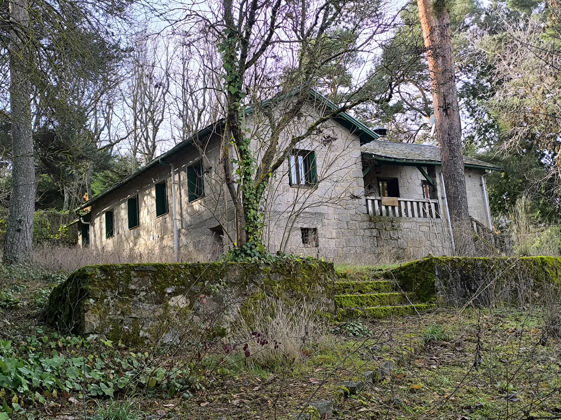 CASA DE PIEDRA SERRANA 411M2 y JARDÍN 1250M2 en SAN RAFAEL, SEGOVIA. `PRECIO DE VENTA 590.000€